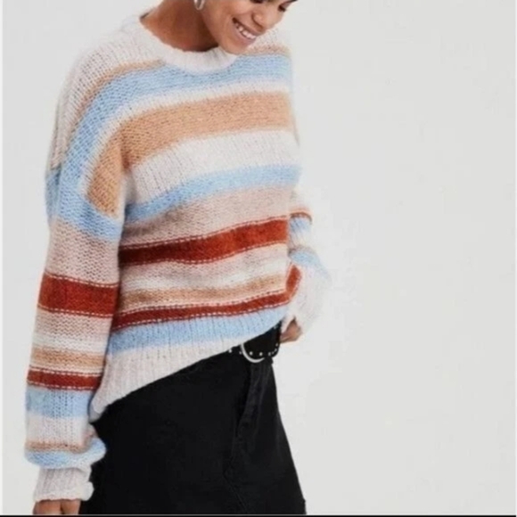 American Eagle Outfitters Sweaters - American Eagle Wool Blend Crewneck Sweater